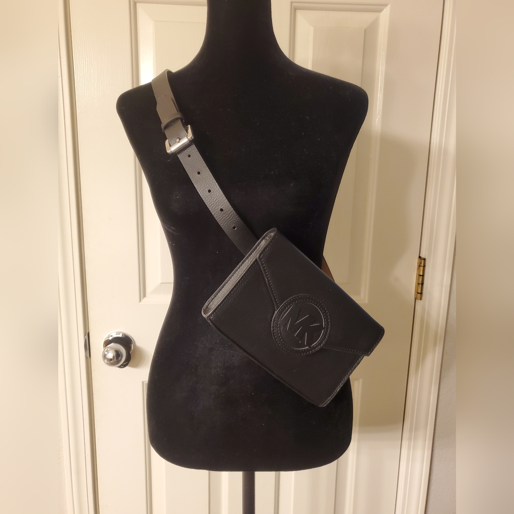 MICHAEL KORS Waist Belt Bag Genuine Leather Waist Bag Log BLACK